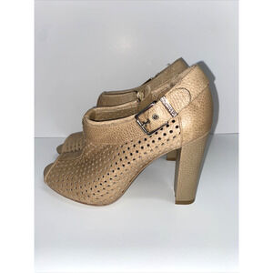 BCBGeneration heels booties size 8.5 tan leather